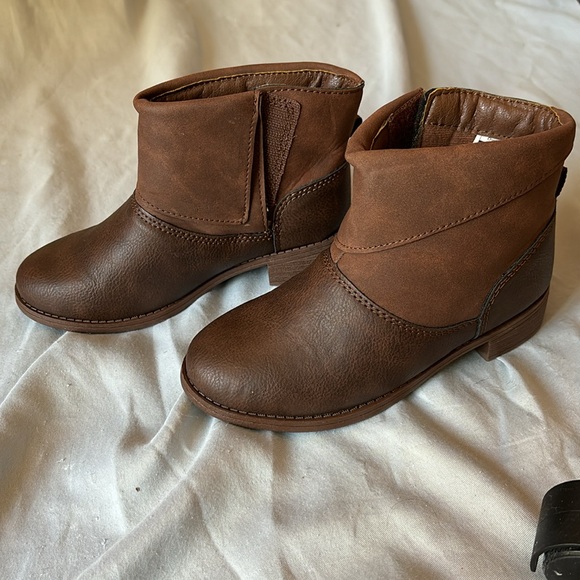 Girls Brown Ankle Boots - Picture 3 of 8
